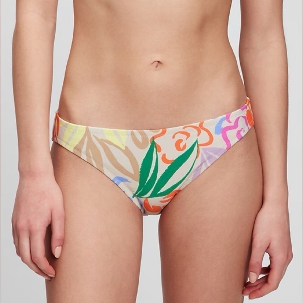 NWT! GAP Spring Multi Floral Floral Recycled Classic Bikini Bottom - Multiple🌻